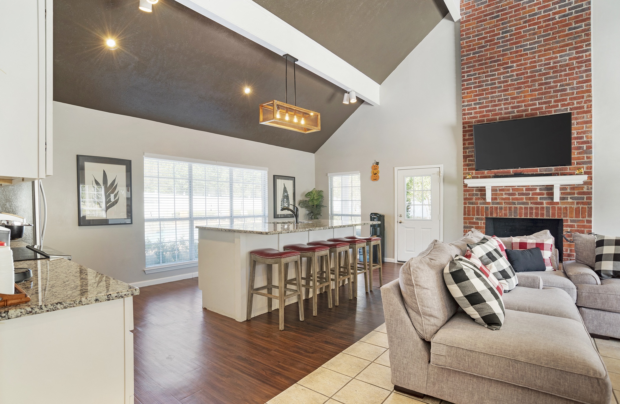 Photos and Video of Arbors at Natchez Trace in Ridgeland, MS